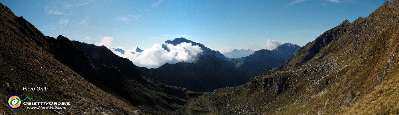 17 Dal Passo la valle di Mezzeno con l'Arera .jpg